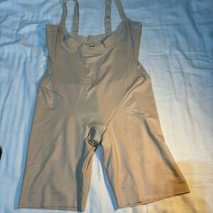 MAIDENFORM Flexees Sculpting Shape-wear One Piece